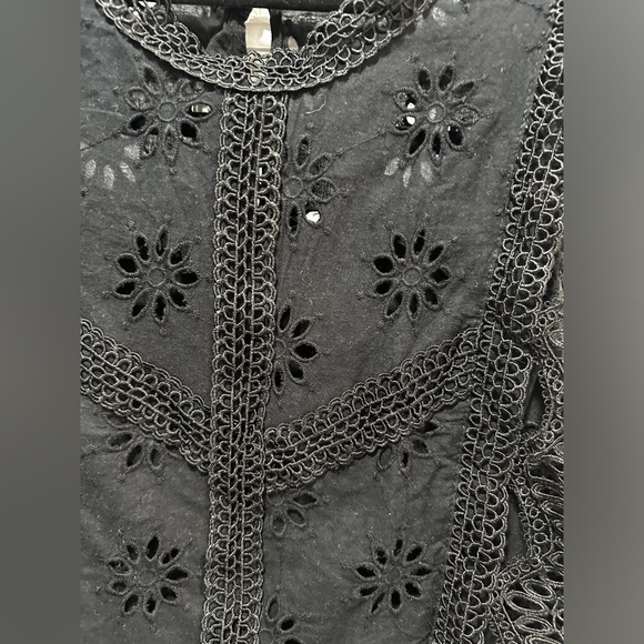 Vici Black Lace Detail Top - Picture 3 of 8
